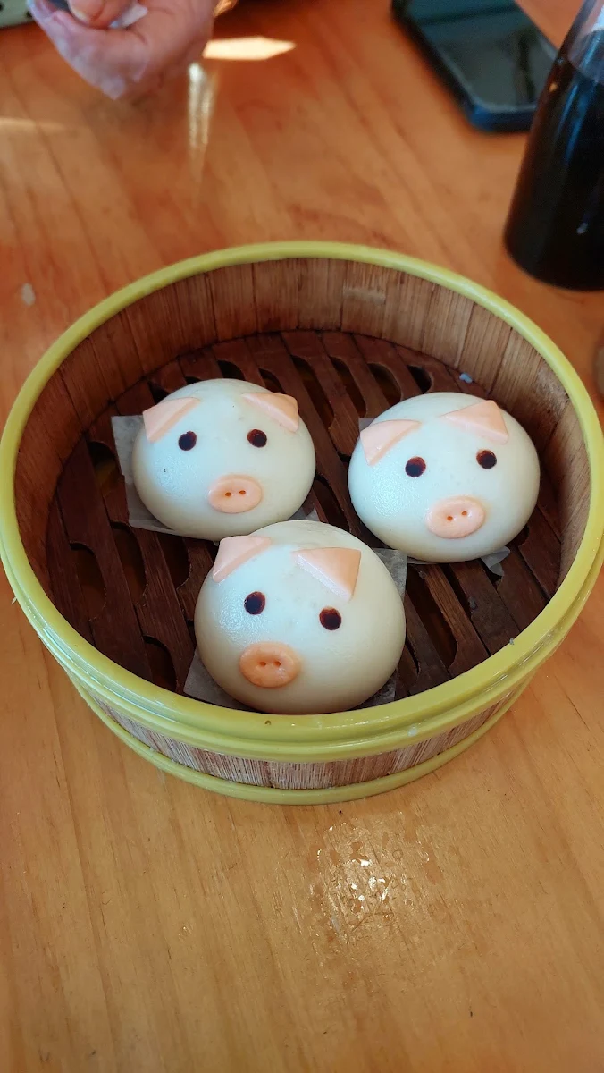 猪猪包 - Steamed Piggy Face Bun Custard Bun